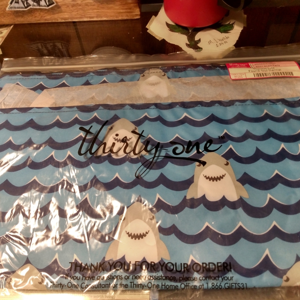 Thirty-One shark party thermal tote